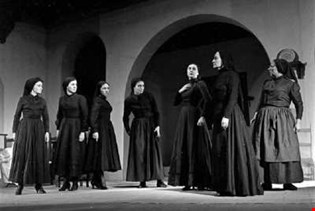 supporting image for Character - La casa de Bernarda Alba