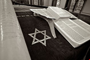 supporting image for Unit 2 Part A Judaism: The use of sacred texts blended learning